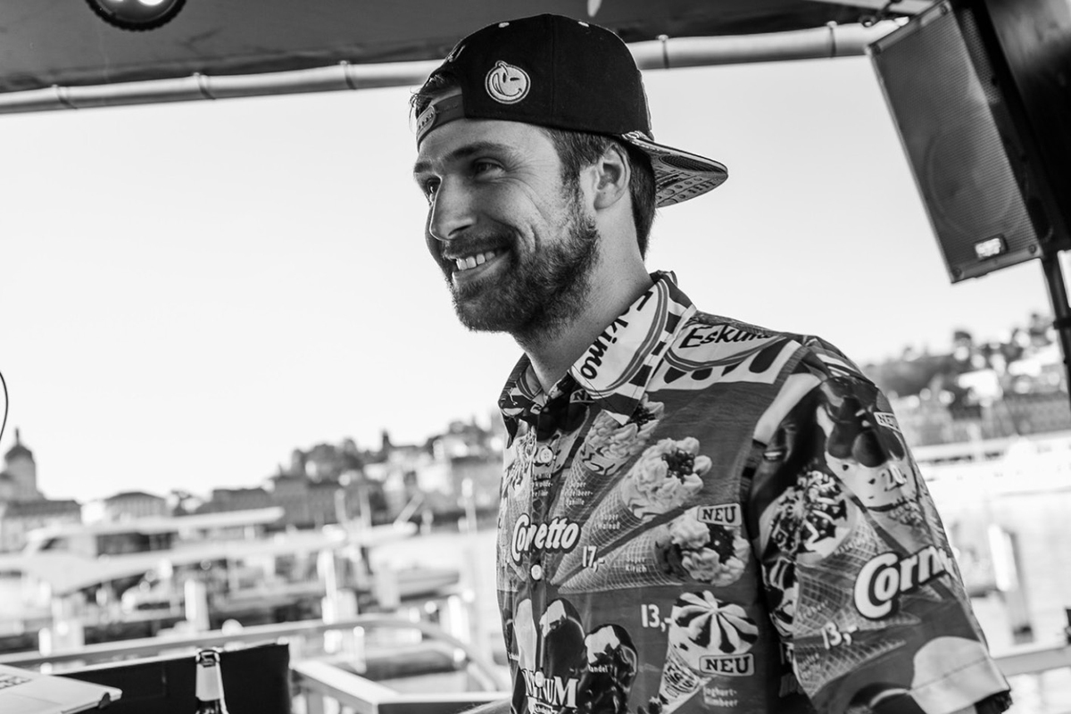 CE-DJ